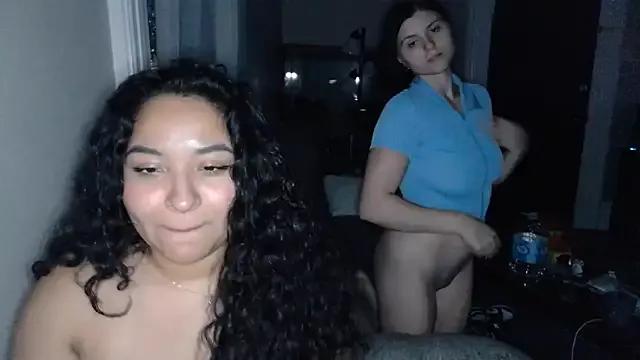Elliewgfs from StripChat