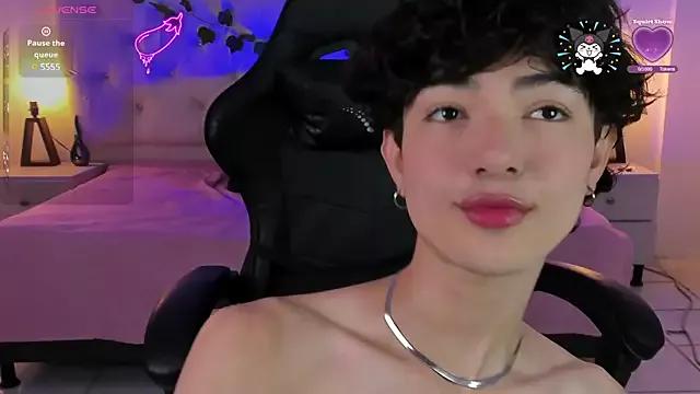 Elliot_younngg from StripChat
