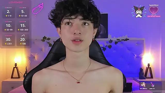 Elliot_younngg from StripChat