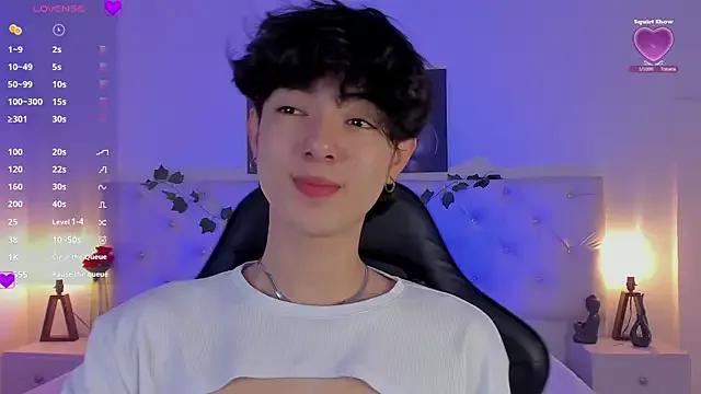 Elliot_younngg from StripChat