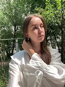 ElliRose from StripChat is Freechat