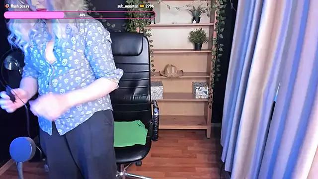 Ellis_Nova from StripChat