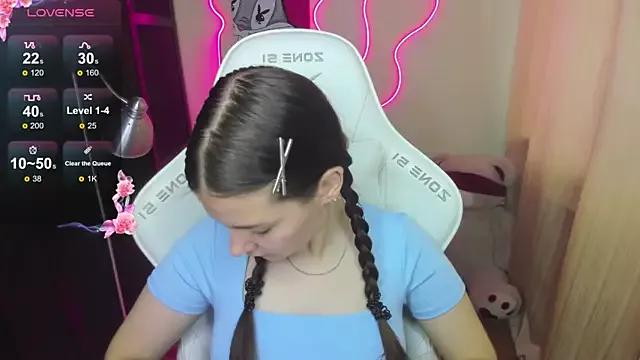 Ellisky from StripChat is Freechat