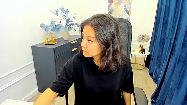 ElliVensda from StripChat