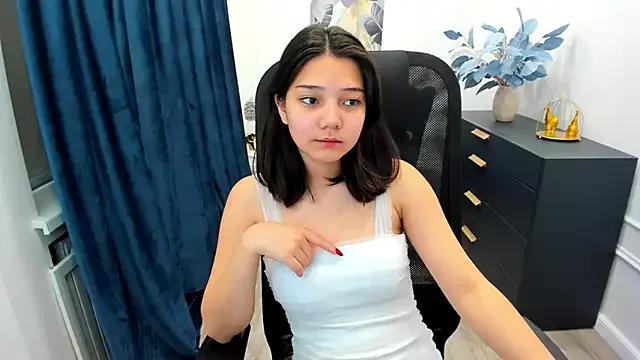 ElliVensda from StripChat