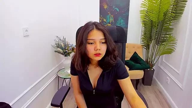 ElliVensda from StripChat