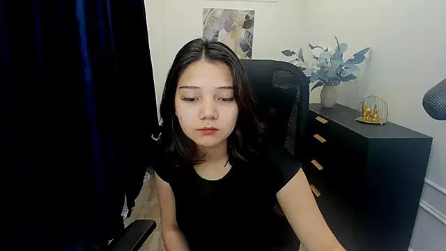 ElliVensda from StripChat