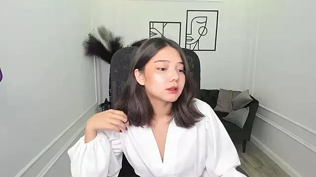 ElliVensda from StripChat