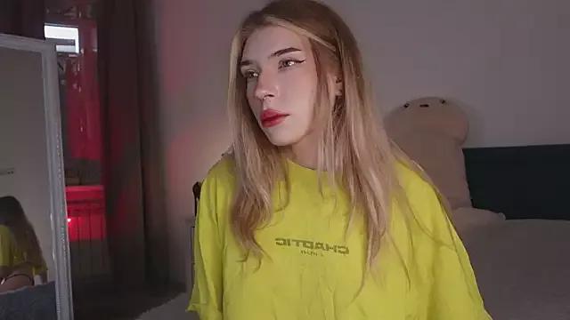 Elly_Clark from StripChat