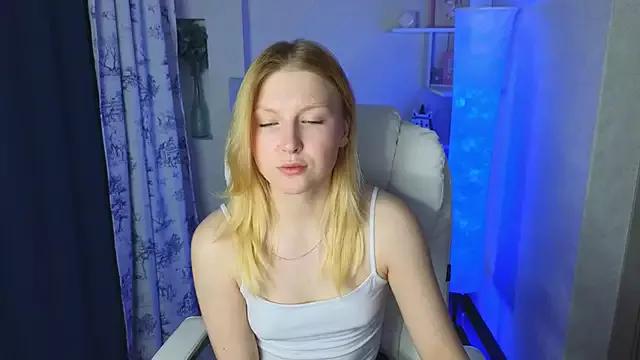 Elly_rosss from StripChat