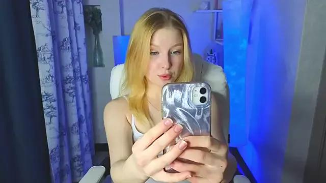 Elly_rosss from StripChat