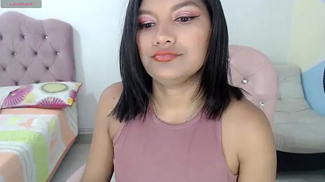 elly_willis from StripChat