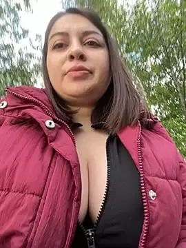 EllyBigTits from StripChat is Freechat