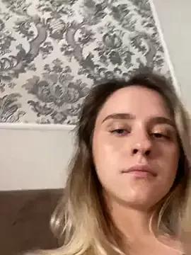 Ellyblaze from StripChat is Freechat