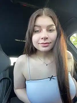 EllyNora from StripChat