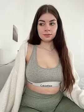 EllyNora from StripChat