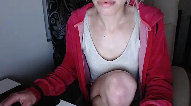 ElssaRush from StripChat