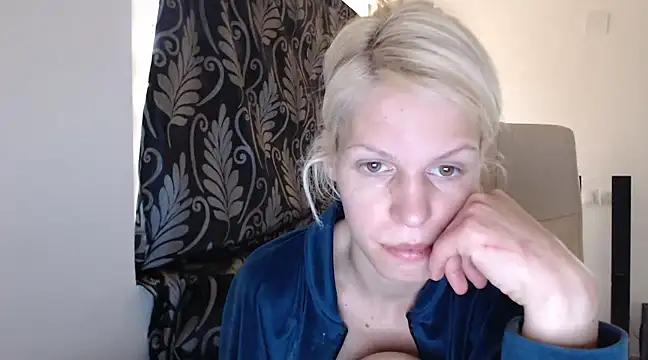 ElssaRush from StripChat