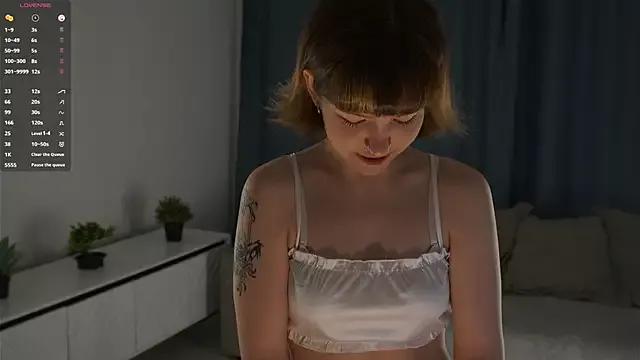 ElvaAxley from StripChat is Freechat