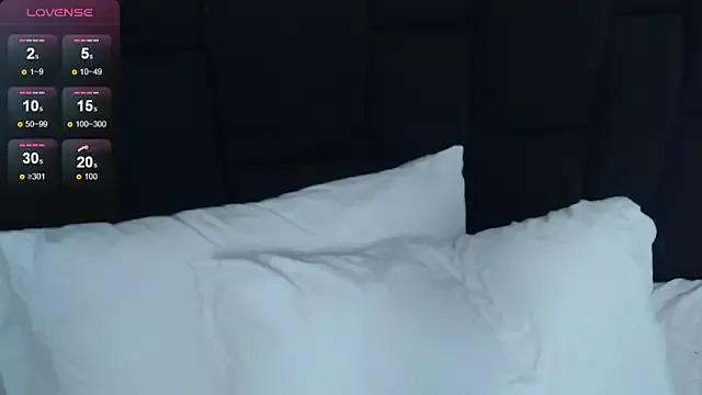 ema_collinss from StripChat is Freechat