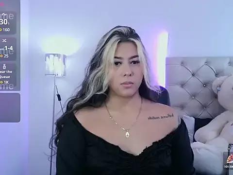 EmberEyes_999 from StripChat