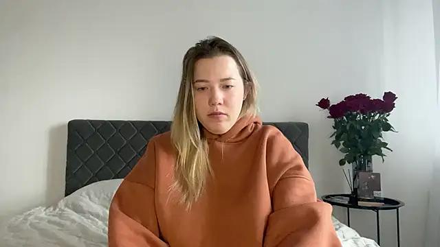 Embersweetbunny from StripChat