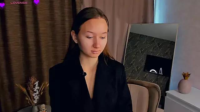 EmeliaMccaffery webcams show profile image 
