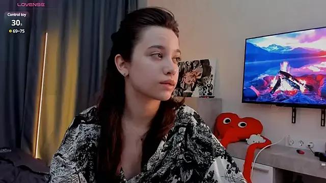 EmeliaReaper from StripChat