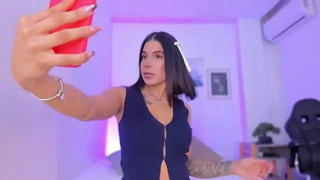 emelie_89 from StripChat