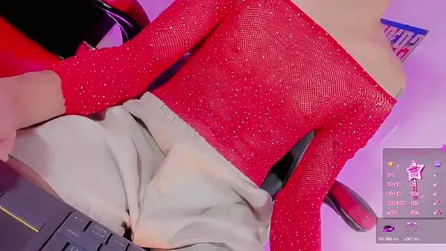 emelly_horny_ from StripChat