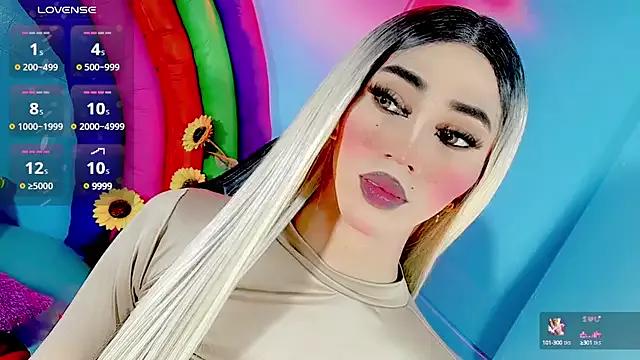 emelly_horny_ from StripChat
