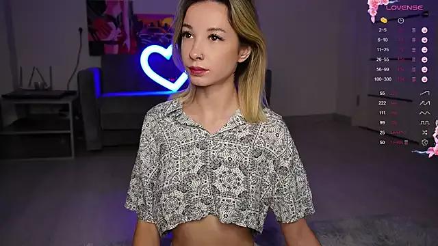 EmelyBenz webcams show profile image 