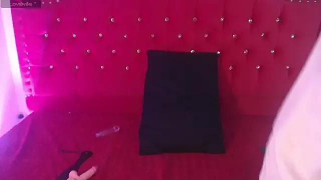 emi_pink from StripChat is Freechat