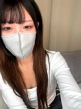 emiiiii1001 from StripChat