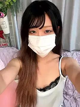 emiiiii1001 from StripChat