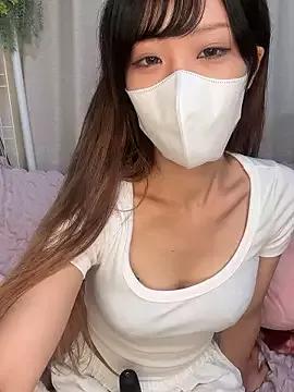 emiiiii1001 from StripChat