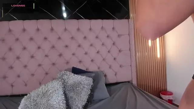 Emiily_Carter from StripChat