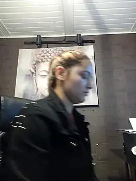 Emiily_W from StripChat