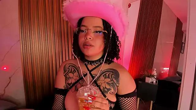 Emiilycollins from StripChat is Freechat