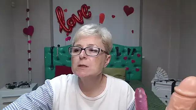 EmiliaGree from StripChat is Freechat