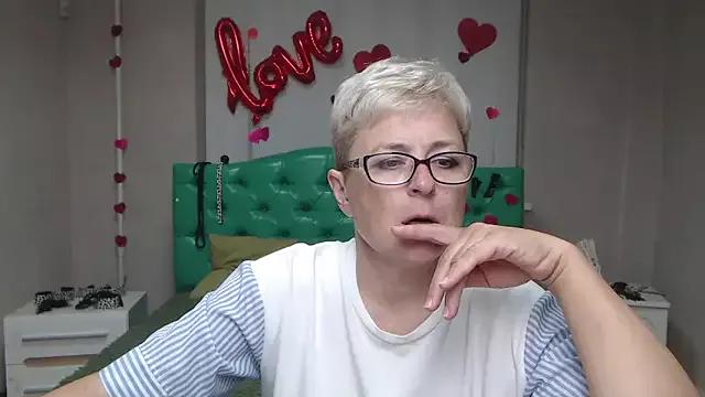 Photos of EmiliaGree from StripChat is Freechat