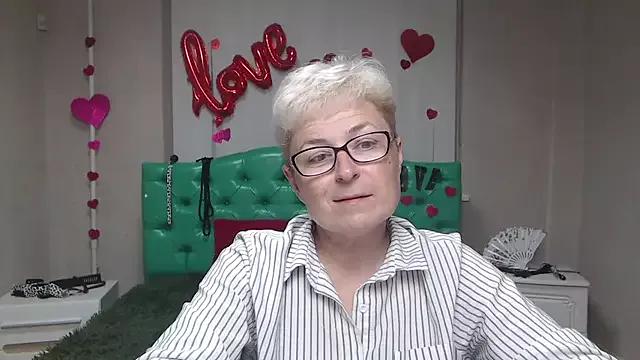 EmiliaGree from StripChat is Freechat