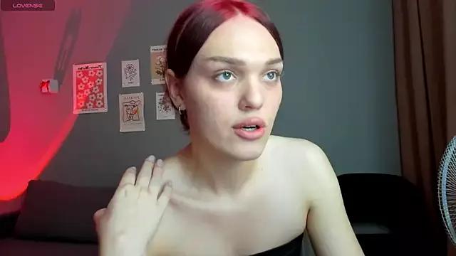 emiliarouds from StripChat is Freechat