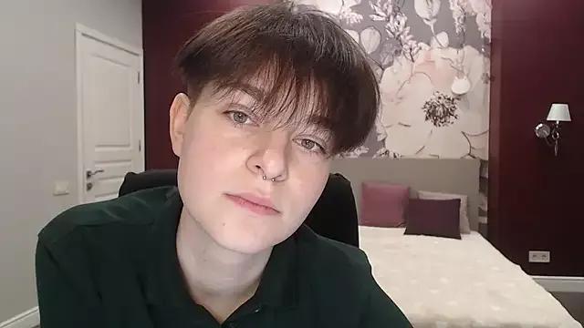 EmiliaYours from StripChat is Freechat