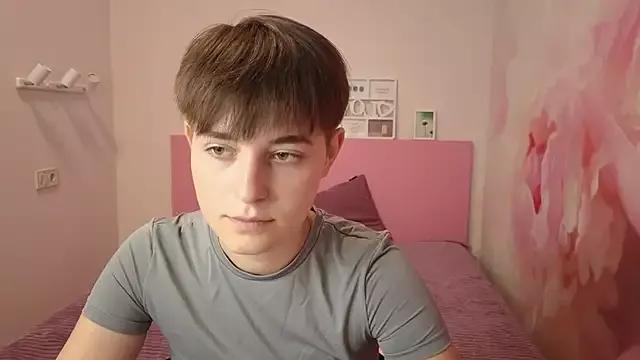 EmiliaYours from StripChat is Freechat