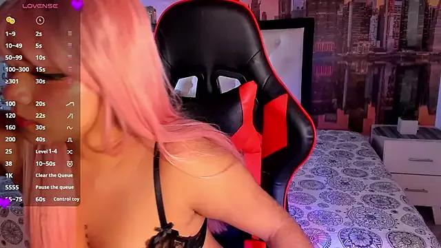 emily15 from StripChat is Freechat