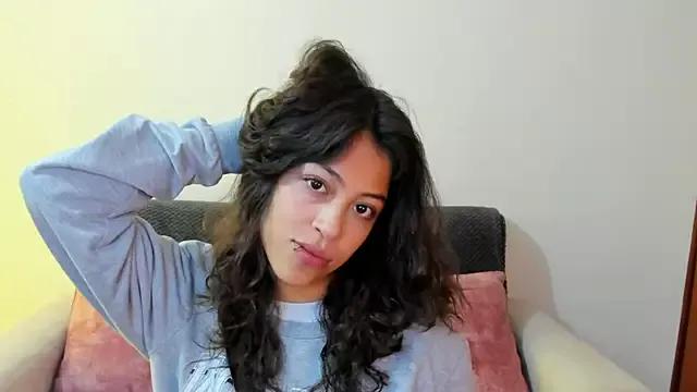 emily_jonessxx from StripChat is Freechat