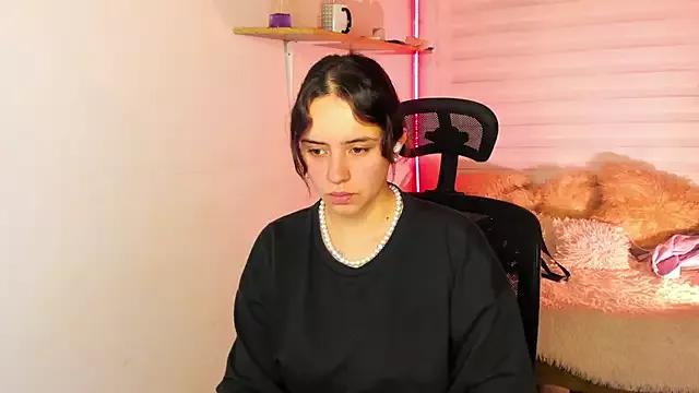 Emily_Lindey from StripChat is Freechat