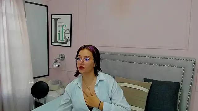 Emily_Millerr_ from StripChat is Freechat