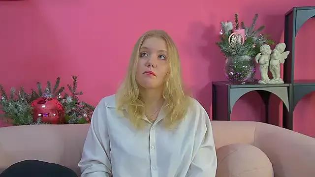 EmilyEvanse from StripChat is Freechat